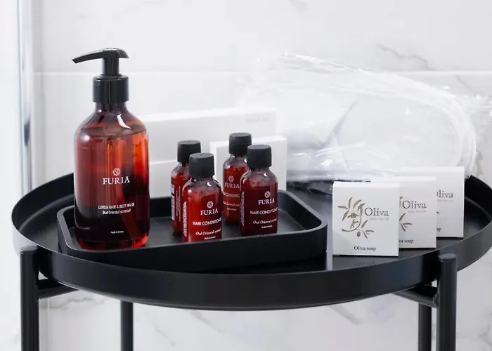 Urban Habitat Suites & Condos Guest house