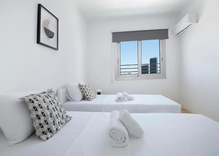 Urban Habitat Suites & Condos Guest house 4*