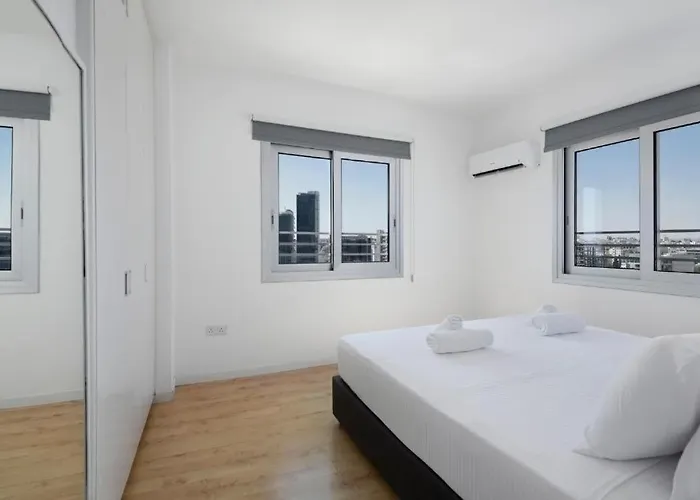 Guest house Urban Habitat Suites & Condos