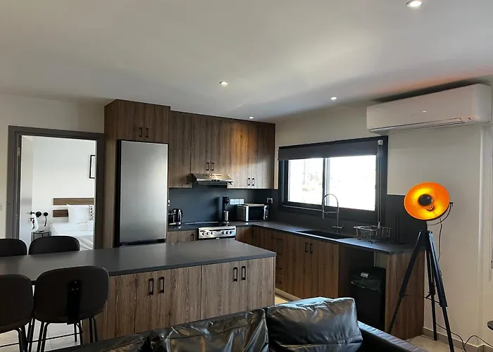 Urban Habitat Suites & Condos Guest house Nicosia