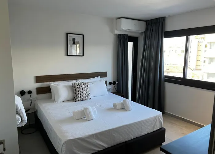 Urban Habitat Suites & Condos Guest house