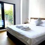 Urban Habitat & Aparthotel 4*