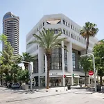 Aparthotel Urban Habitat & 4*