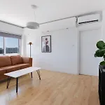 아파트호텔 Urban Habitat & 니코시아