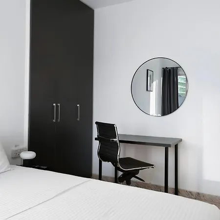 Urban Habitat & Aparthotel 4*