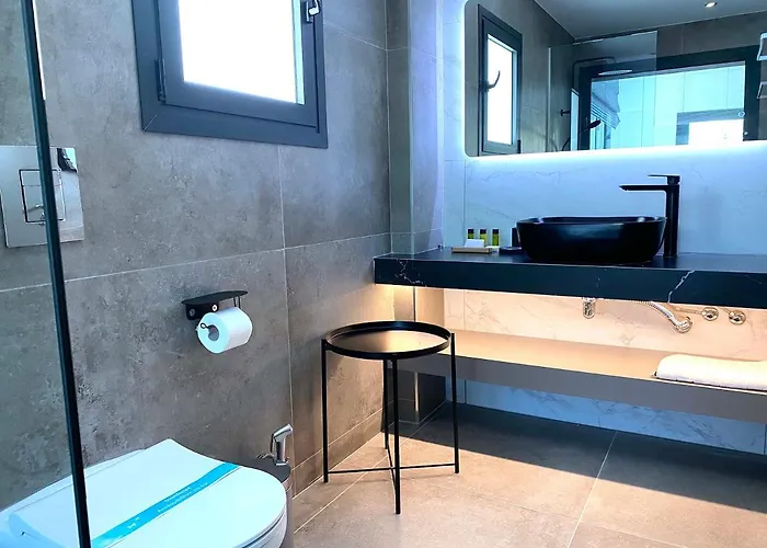 Гостевой дом Urban Habitat Suites & Condos Никосия