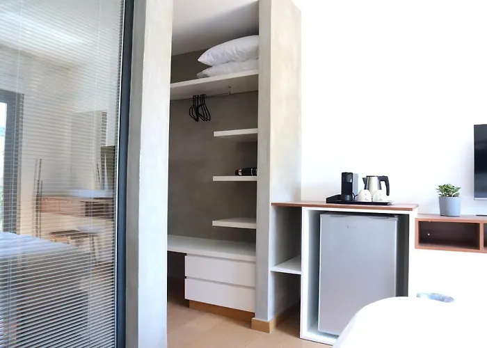 Гостевой дом Urban Habitat Suites & Condos Никосия