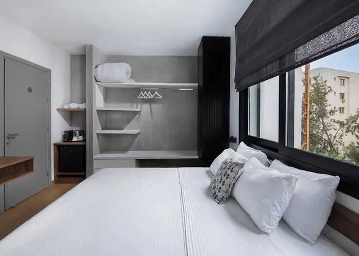 Urban Habitat Suites & Condos 4*