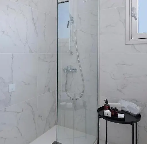 Urban Habitat Suites & Condos 4* Никосия