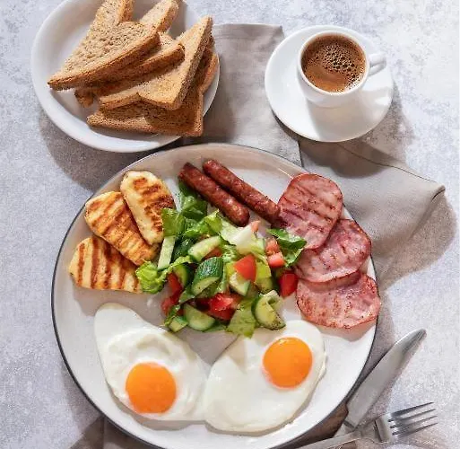 Urban Habitat Suites & Condos 4*