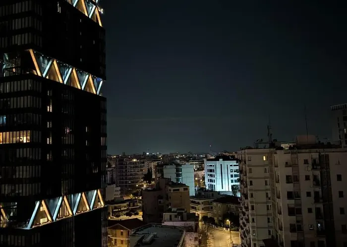 Urban Habitat Suites & Condos Πανσιόν 4*