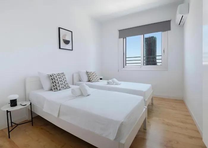 Гостевой дом Urban Habitat Suites & Condos 4*