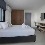 Apartmanhotel Urban Habitat & 4*