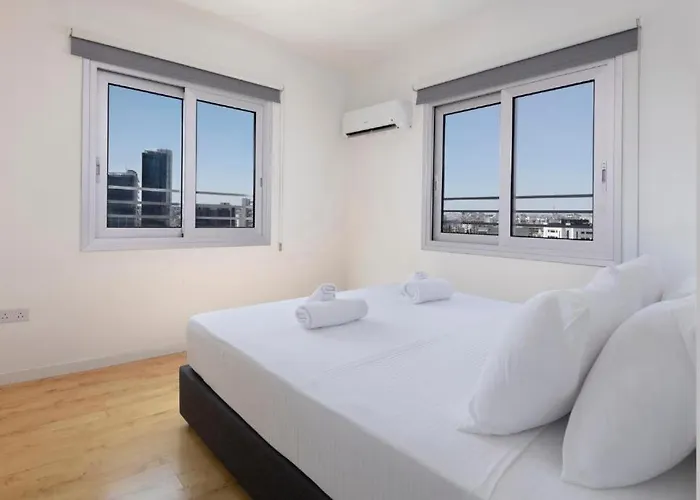 Urban Habitat Suites & Condos Penzion